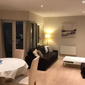 2 Bedroom Spacious And New Centre , Dublin Ireland
